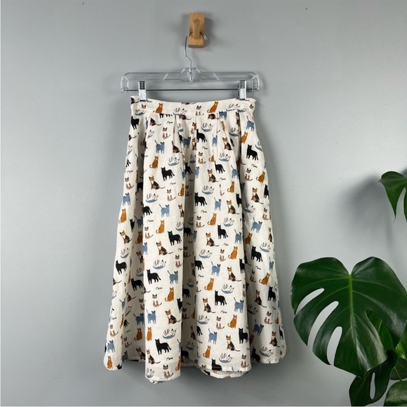 Tulip B Cat Pattern Skirt - Picture 4 of 10